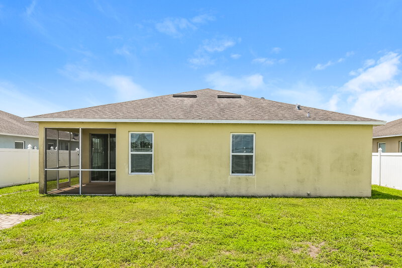 2,195/Mo, 5025 Brenton Manor Avenue Winter Haven, FL 33881 Rear View