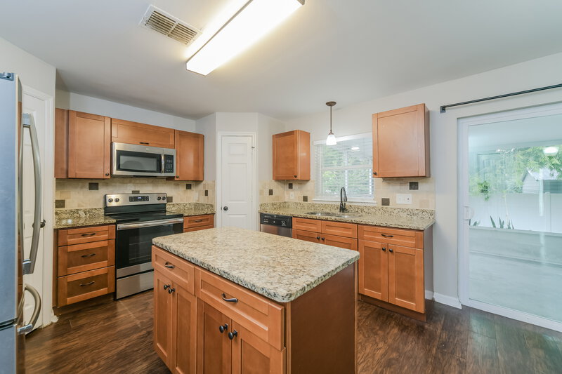 2,590/Mo, 1549 Stefan Cole Lane Apopka, FL 32703 Kitchen View