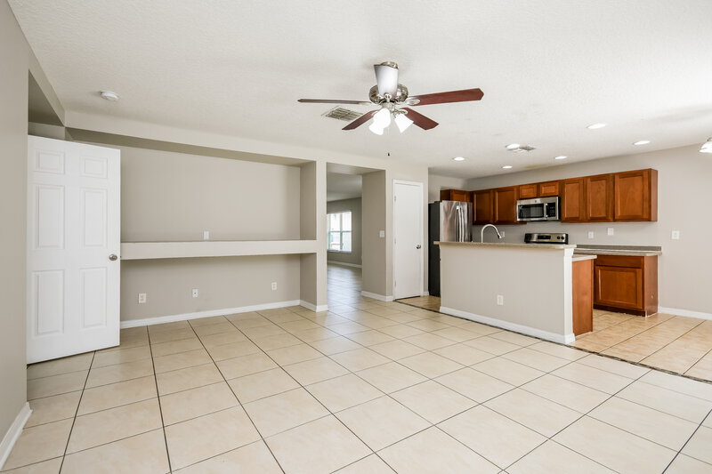 2,045/Mo, 16812 Gold Star Ct Clermont, FL 34714 Family Room View 2