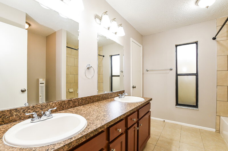 2,680/Mo, 534 S Sundance Drive Lake Mary, FL 32746 Main Bathroom View