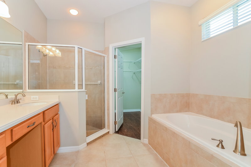 2,075/Mo, 706 Auburn Preserve Blvd Auburndale, FL 33823 Main Bathroom View