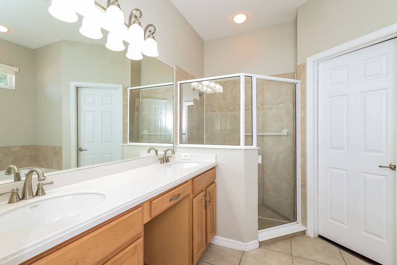 2,165/Mo, 706 Auburn Preserve Blvd Auburndale, FL 33823 Main Bathroom View