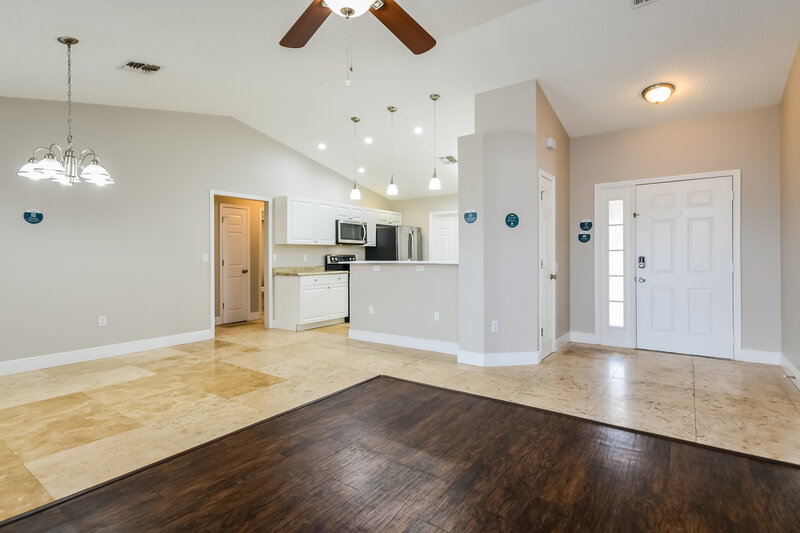 1,785/Mo, 106 Lake Daisy Terrace Winter Haven, FL 33884 Living Room View