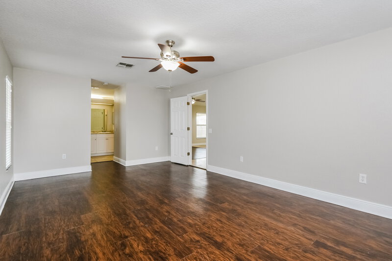 1,785/Mo, 106 Lake Daisy Terrace Winter Haven, FL 33884 Main Bedroom View 2