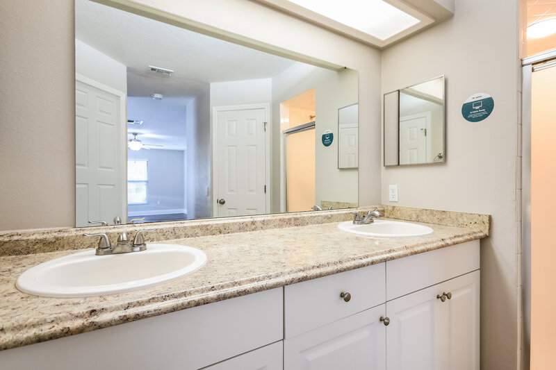 1,785/Mo, 106 Lake Daisy Terrace Winter Haven, FL 33884 Main Bathroom View