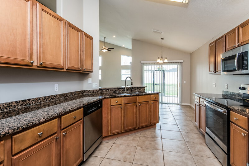 2,645/Mo, 1270 Creekview Court Saint Cloud, FL 34772 Kitchen View 2