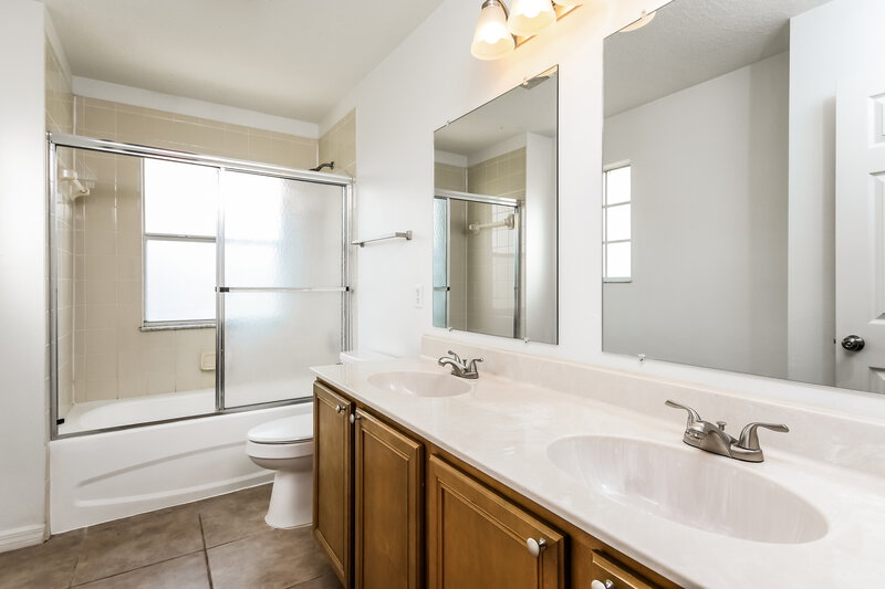 2,645/Mo, 1270 Creekview Court Saint Cloud, FL 34772 Bathroom View