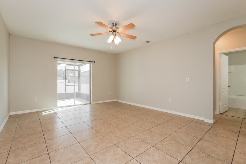 2,125/Mo, 1633 Wallace Manor Boulevard Winter Haven, FL 33880 Living Room View