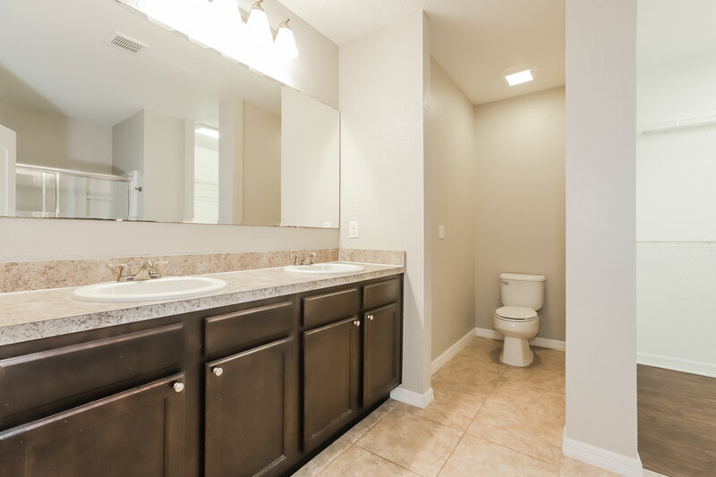 2,125/Mo, 1633 Wallace Manor Boulevard Winter Haven, FL 33880 Main Bathroom View 2