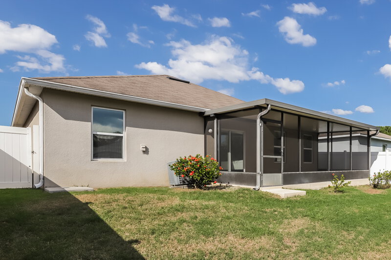 2,125/Mo, 1633 Wallace Manor Boulevard Winter Haven, FL 33880 Rear View
