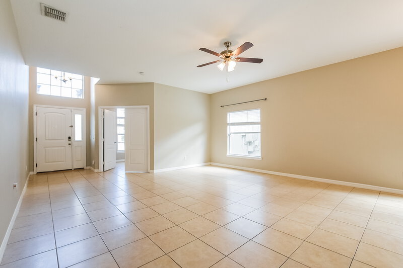 2,560/Mo, 322 Fieldstream West Blvd Orlando, FL 32825 Living Room View