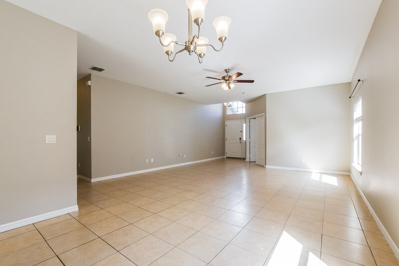 2,560/Mo, 322 Fieldstream West Blvd Orlando, FL 32825 Living Room View 2