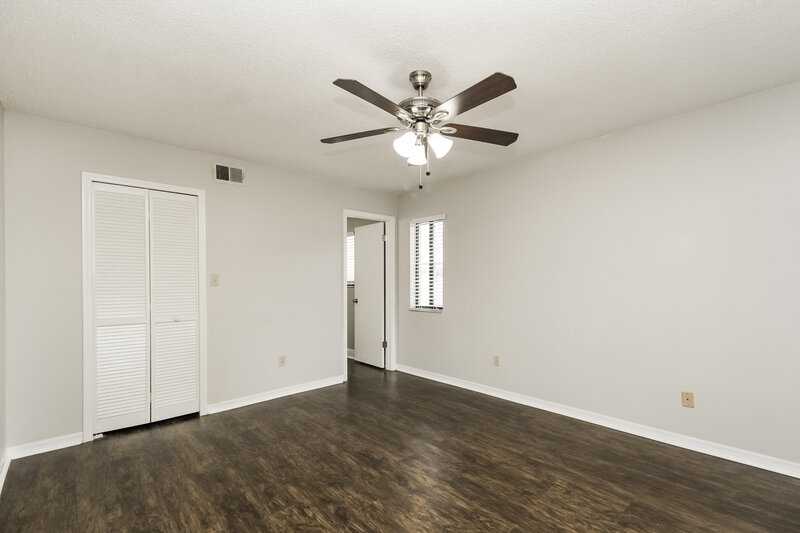 2,220/Mo, 2001 Piedmont Park Boulevard Apopka, FL 32703 Main Bedroom View