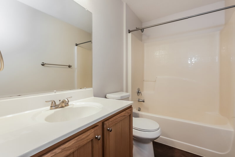 1,785/Mo, 1767 Eagle Pines Circle Eagle Lake, FL 33839 Bathroom View