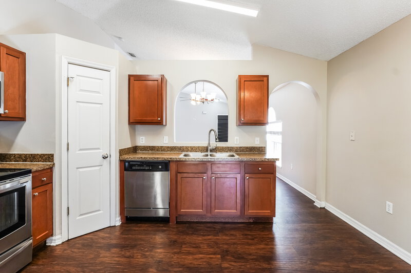 1,770/Mo, 2688 Whispering Trails Drive Winter Haven, FL 33884 Kitchen View 3