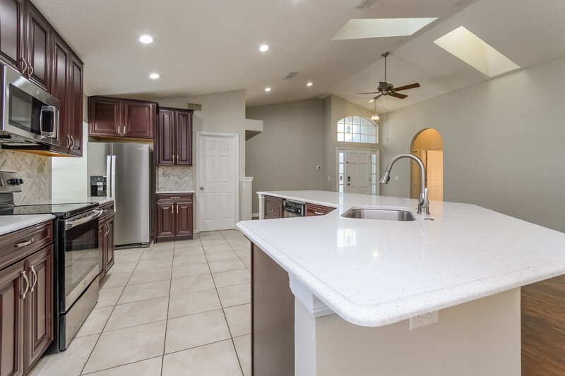 2,385/Mo, 1598 Royal Oaks Drive Apopka, FL 32703 Kitchen View