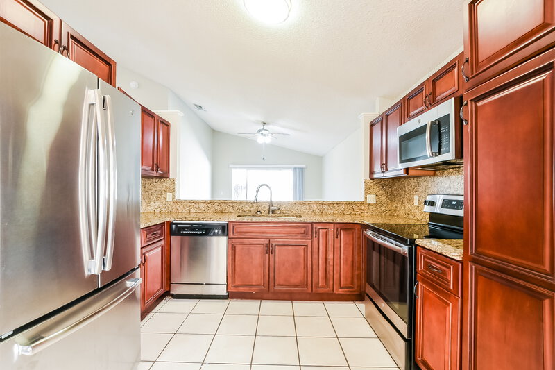 2,350/Mo, 2127 Newt Street Orlando, FL 32837 Kitchen View
