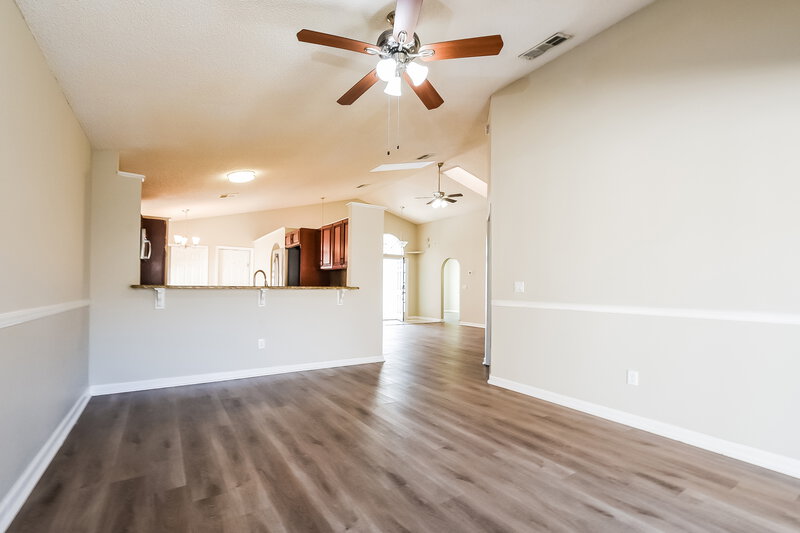 2,350/Mo, 2127 Newt Street Orlando, FL 32837 Family Room View 2