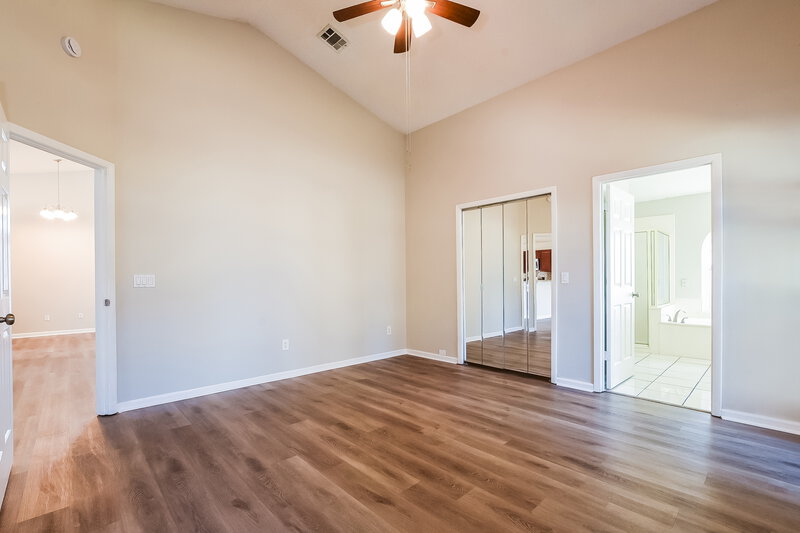 2,350/Mo, 2127 Newt Street Orlando, FL 32837 Main Bedroom View 2