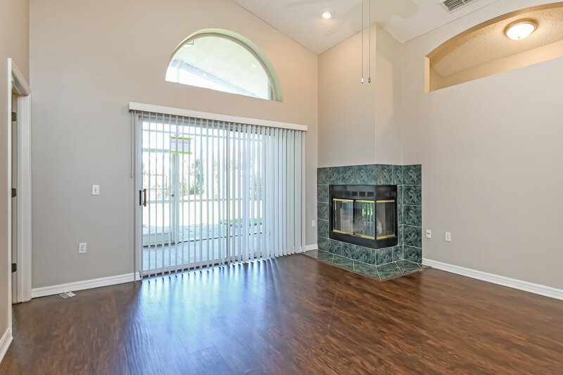 2,195/Mo, 11756 Hatcher Circle Orlando, FL 32824 Living Room View 2