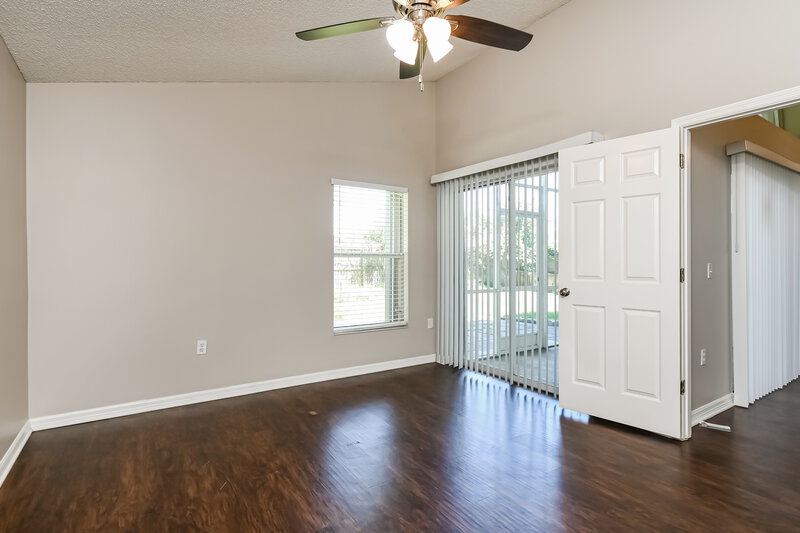 2,195/Mo, 11756 Hatcher Circle Orlando, FL 32824 Main Bedroom View