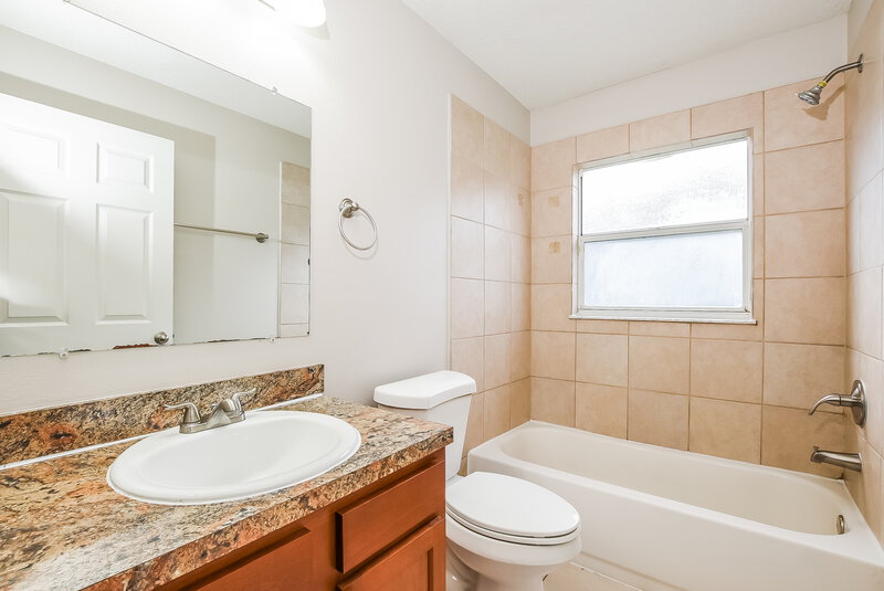 2,185/Mo, 948 Delfino Pl Lake Mary, FL 32746 Bathroom View