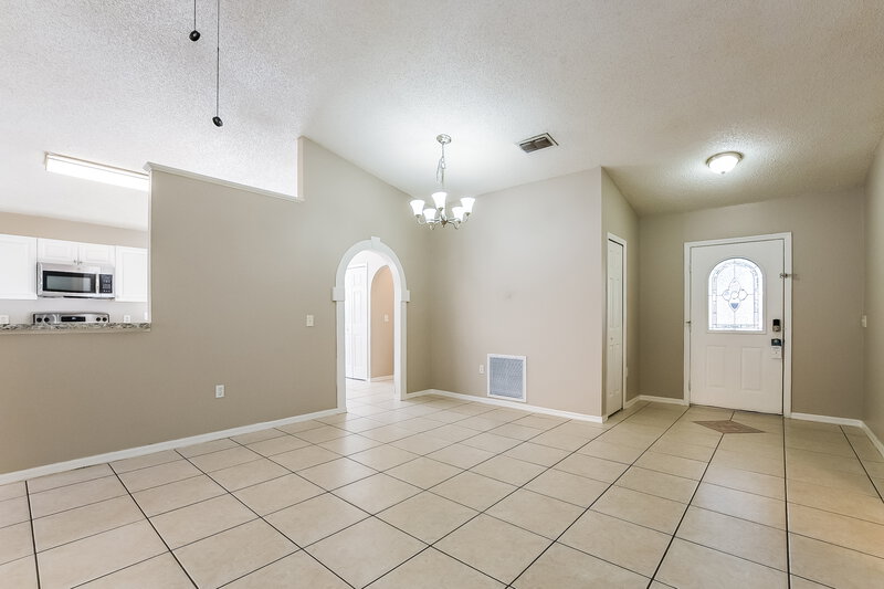 1,955/Mo, 1505 Sunset View Circle Apopka, FL 32703 Dining Room View 3