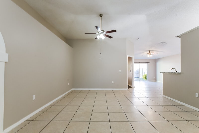 1,955/Mo, 1505 Sunset View Circle Apopka, FL 32703 Dining Room View 4
