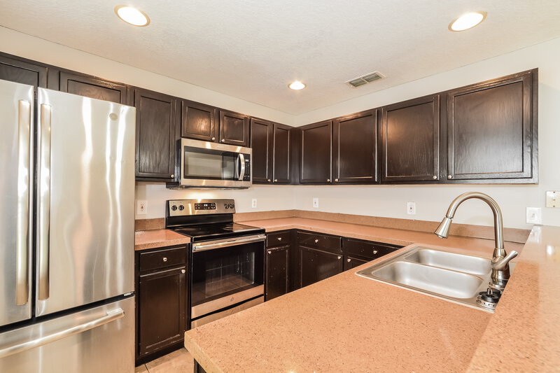 2,180/Mo, 2407 Knightsbridge Boulevard Kissimmee, FL 34744 Kitchen View