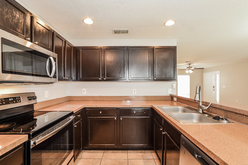 2,180/Mo, 2407 Knightsbridge Boulevard Kissimmee, FL 34744 Kitchen View 2