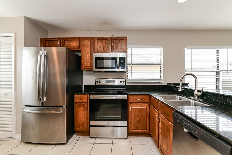 2,870/Mo, 116 Whitehall Way Kissimmee, FL 34758 Kitchen View 2