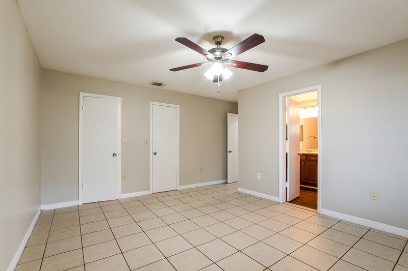 1,950/Mo, 116 Whitehall Way Kissimmee, FL 34758 Main Bedroom View 2