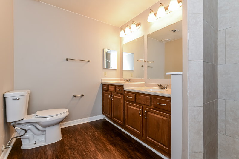 2,870/Mo, 116 Whitehall Way Kissimmee, FL 34758 Main Bathroom View