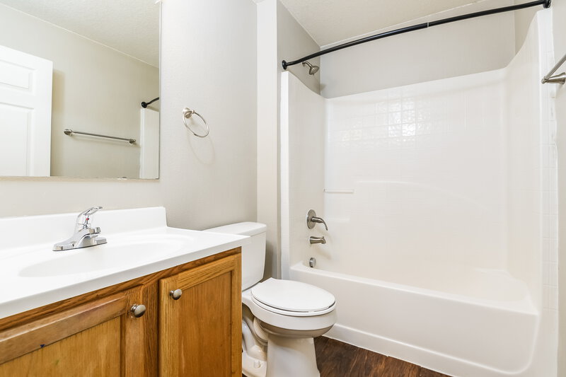 2,300/Mo, 2968 Whispering Trails Drive Winter Haven, FL 33884 Bathroom View