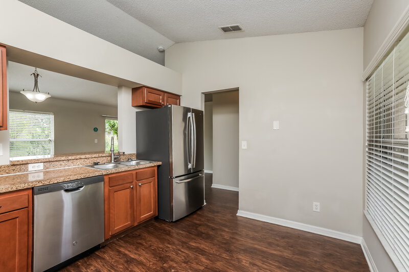 2,090/Mo, 13309 Copperleaf Way Clermont, FL 34711 Kitchen View 2