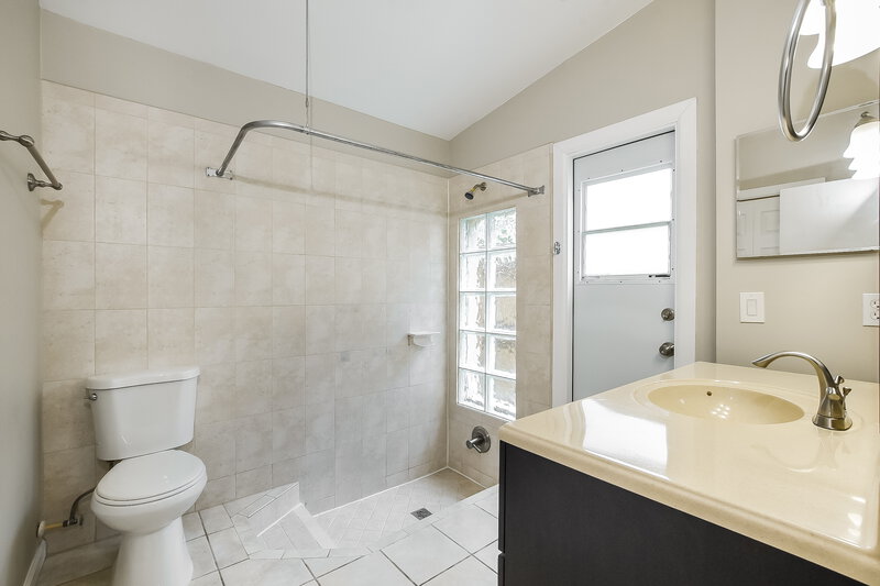 2,315/Mo, 1409 Bridlebrook Drive Casselberry, FL 32707 Main Bathroom View