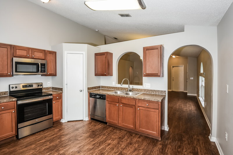 2,180/Mo, 1722 Wekiva Crossing Blvd Apopka, FL 32703 Kitchen View 2