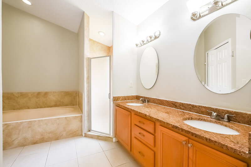 2,335/Mo, 1436 Lake Marion Drive Apopka, FL 32712 Main Bathroom View