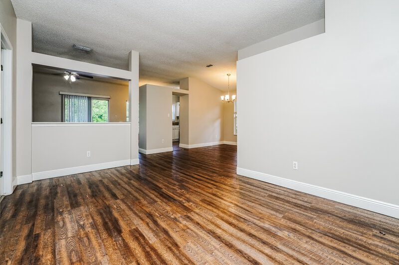 2,355/Mo, 1809 Concord Drive Apopka, FL 32703 Living Room View 2