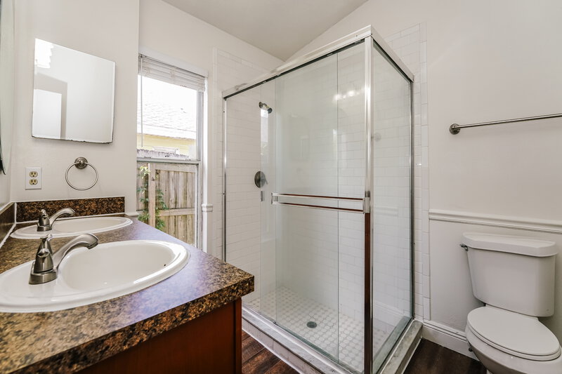 2,355/Mo, 1809 Concord Drive Apopka, FL 32703 Main Bathroom View