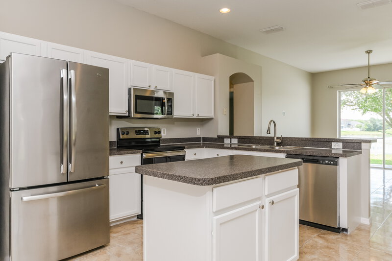 1,995/Mo, 3063 Eagle Crossing Drive Kissimmee, FL 34746 Kitchen View