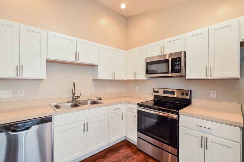 2,265/Mo, 9578 Lingwood Trail Orlando, FL 32817 Kitchen View