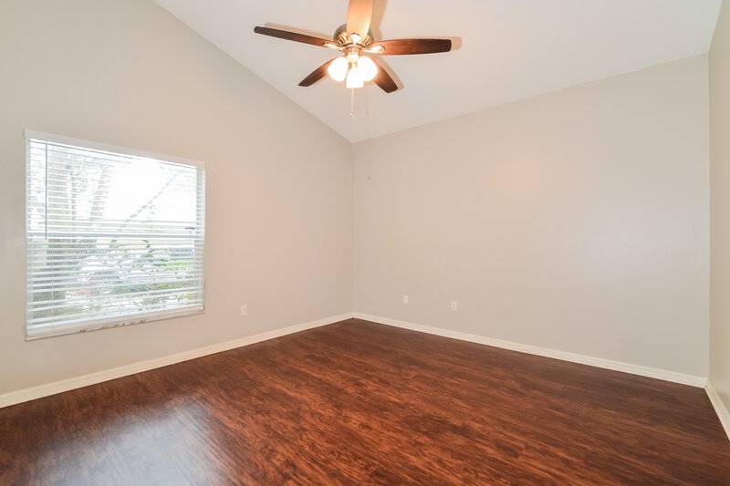 2,265/Mo, 9578 Lingwood Trail Orlando, FL 32817 Main Bedroom View