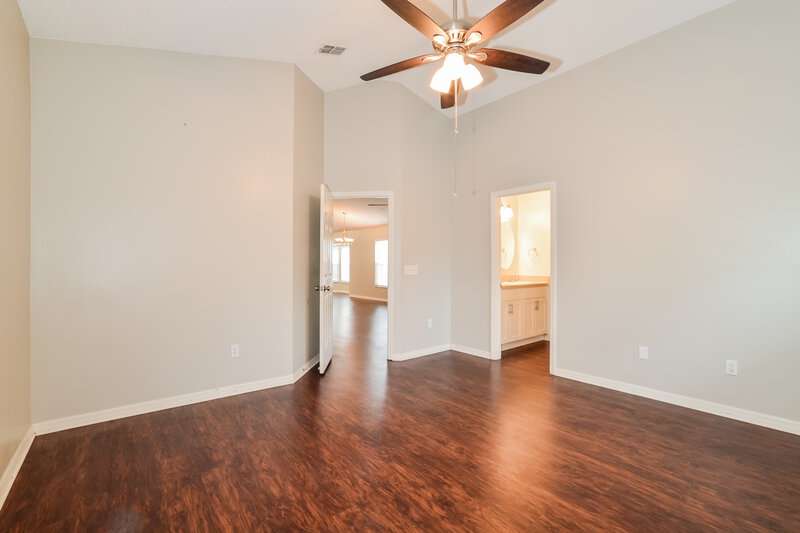 2,265/Mo, 9578 Lingwood Trail Orlando, FL 32817 Main Bedroom View 2