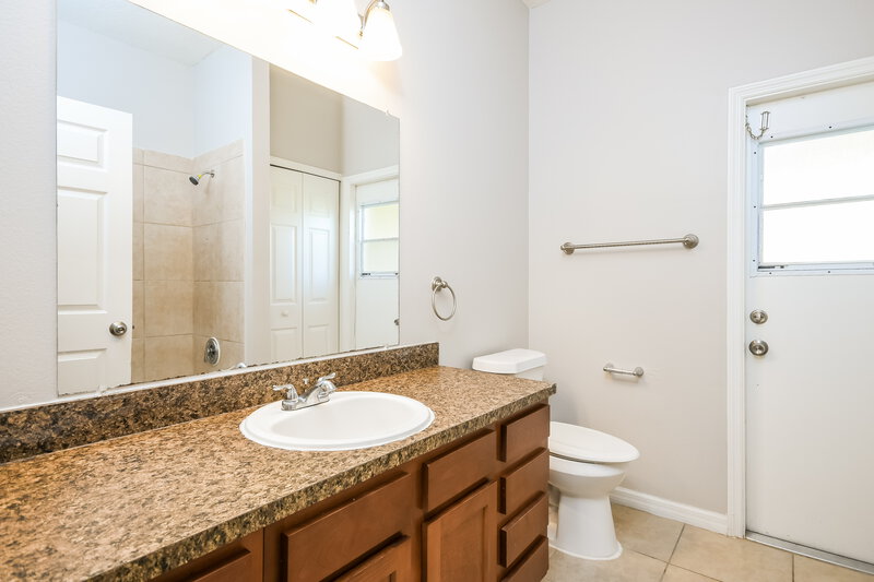 1,885/Mo, 541 Brighton Ct Kissimmee, FL 34758 Bathroom View