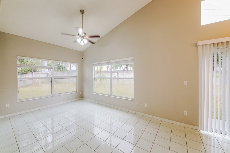 2,200/Mo, 1446 Pon Pon Court Orlando, FL 32825 Family Room View