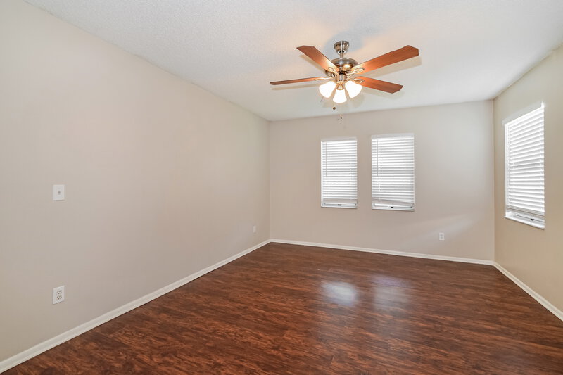 2,255/Mo, 409 Riverwoods Circle Orlando, FL 32825 Main Bedroom View