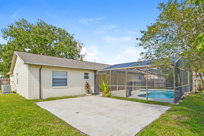 2,255/Mo, 409 Riverwoods Circle Orlando, FL 32825 Rear View