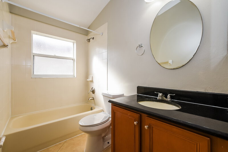 2,470/Mo, 12733 Sophiamarie Loop Orlando, FL 32828 Bathroom View