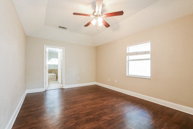 2,095/Mo, 264 Daisy Estates Drive Winter Haven, FL 33884 Main Bedroom View